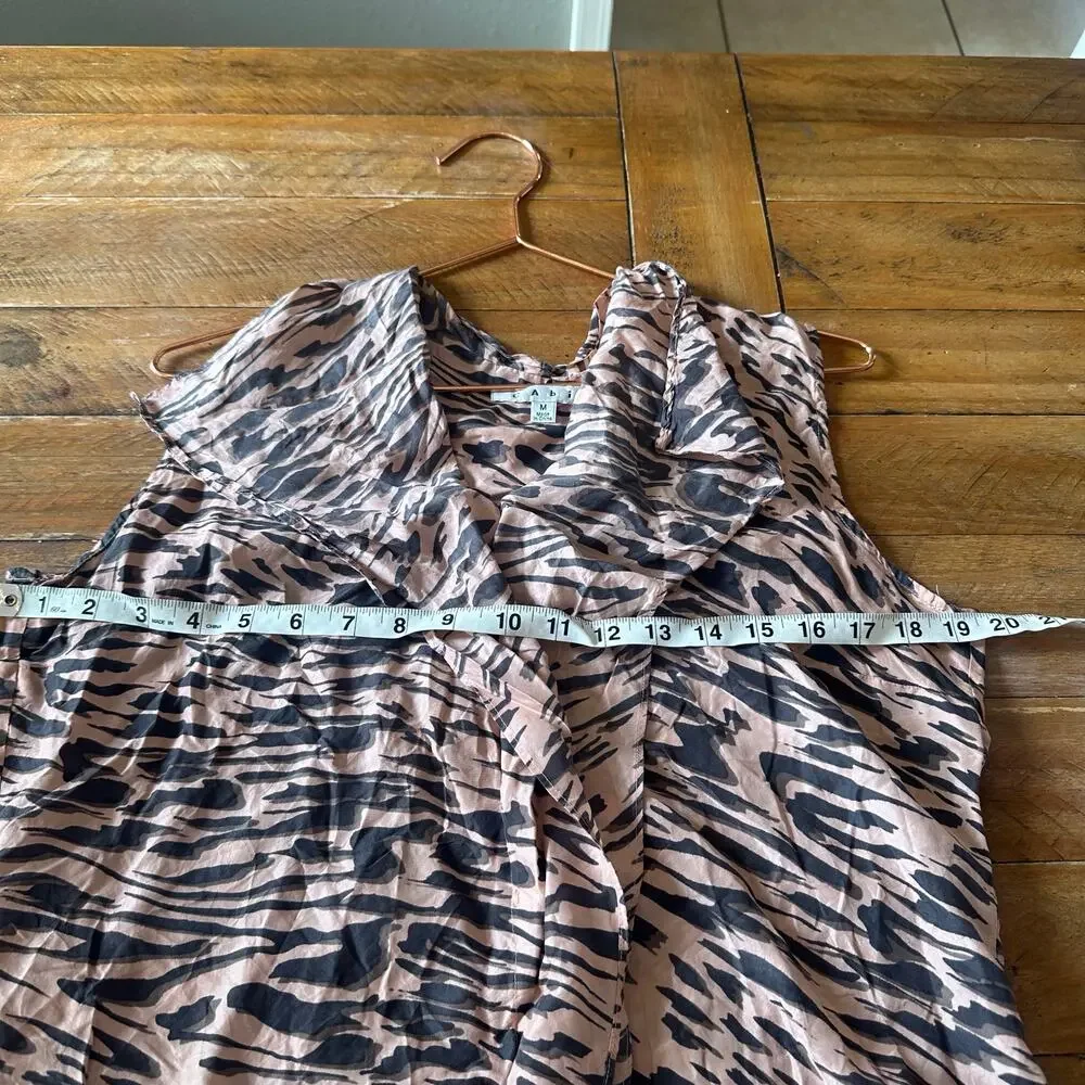 Cabi silk animal print ruffle front blouse size medium - Picture 5 of 6